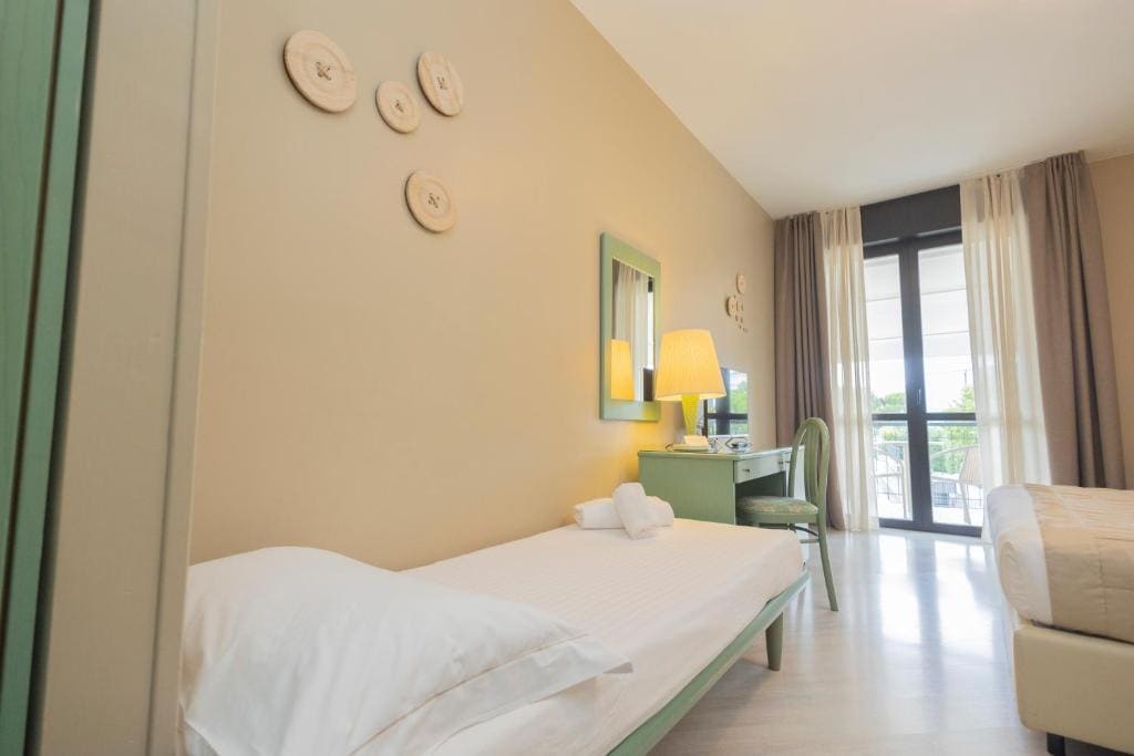 Quadruple Room room - Image 1