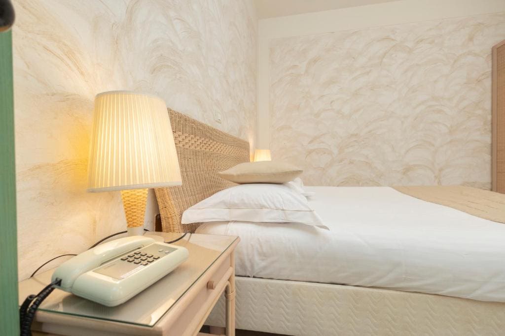 Standard Double Room room - Image 2
