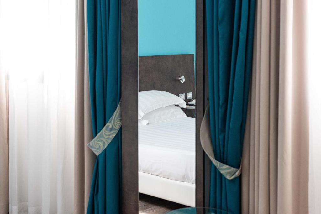 Deluxe Double Room room - Image 2
