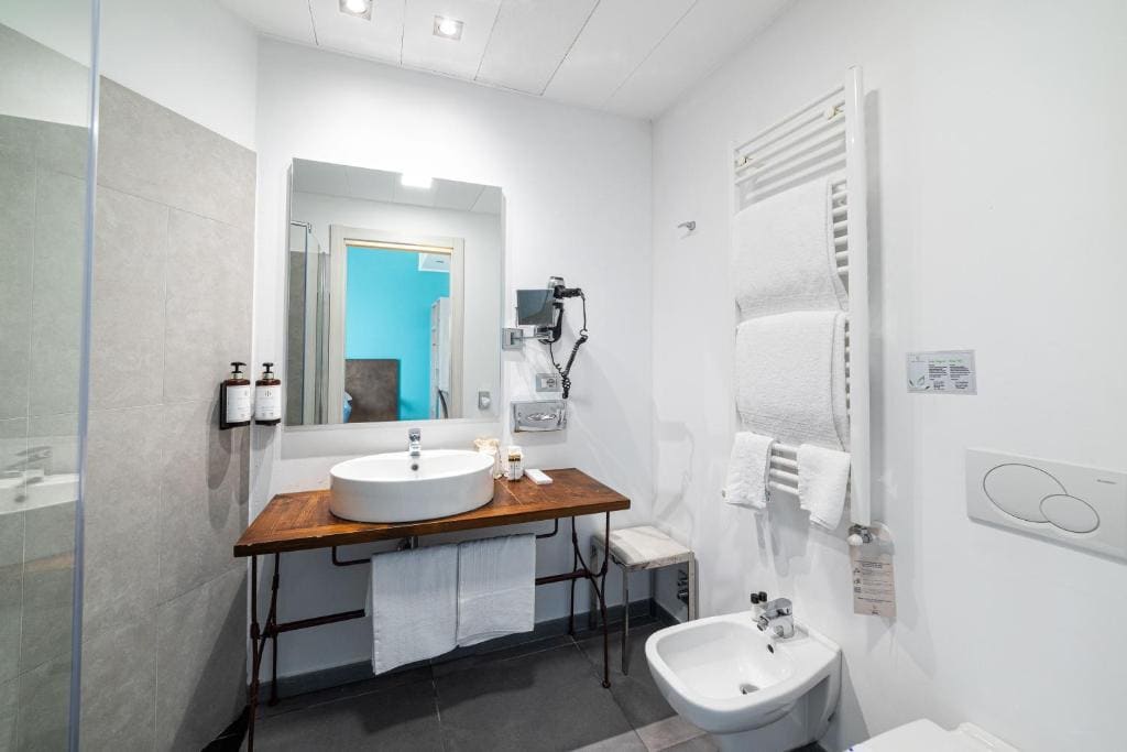 Superior Double or Twin Room room - Image 1