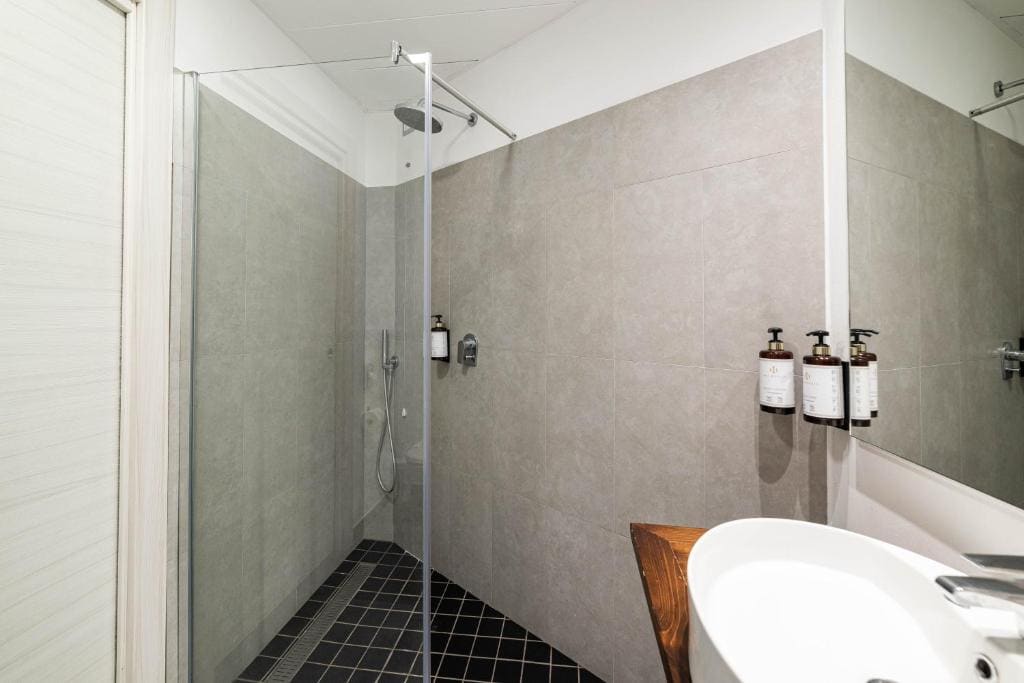 Superior Double or Twin Room room - Image 2