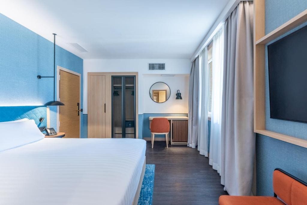 King Room - Mobility Accessible room - Image 3