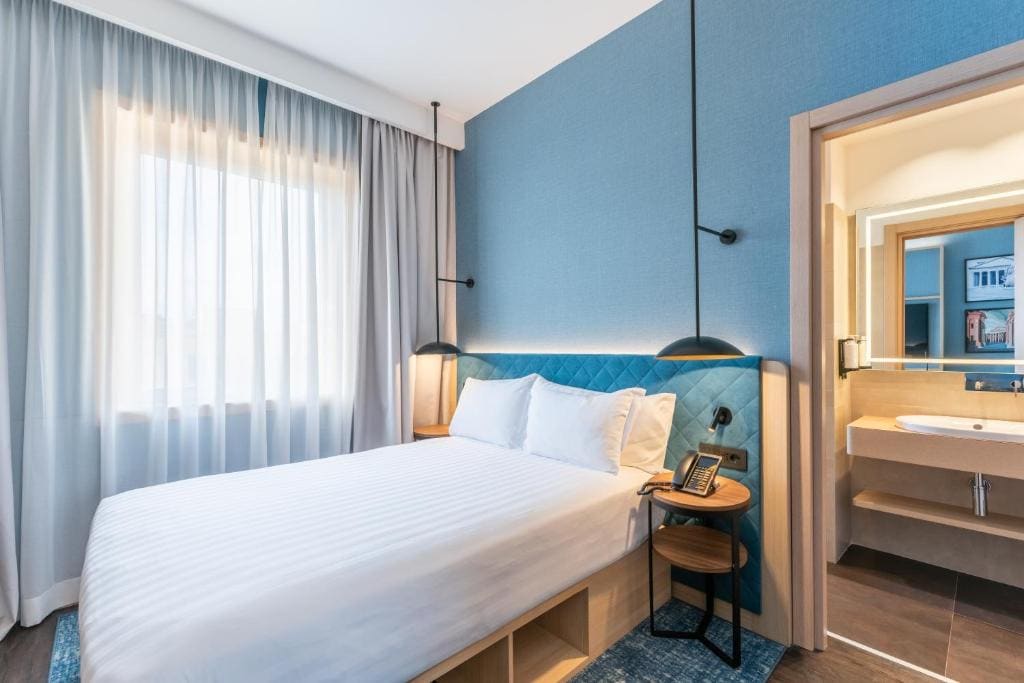Queen Room room - Image 2