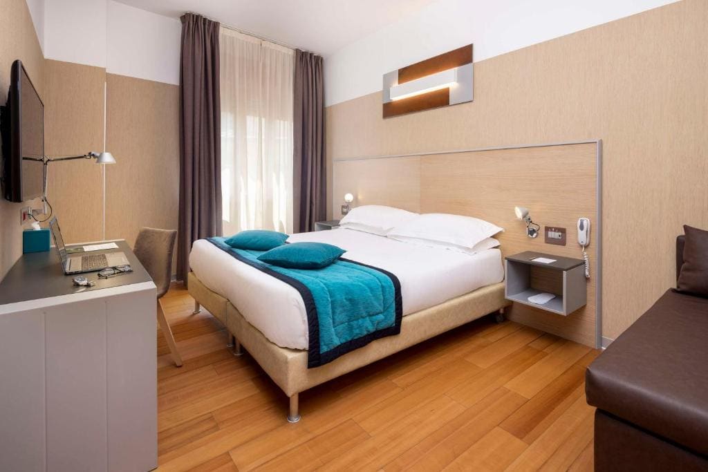 Comfort King Room room - Image 1