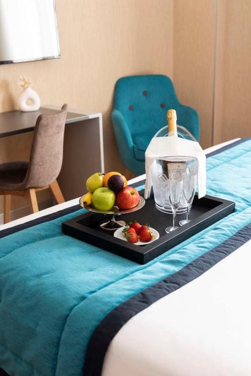 King Junior Suite with Balcony room - Image 3