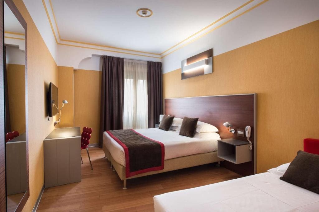 Family King Room with Bunk Beds room - Image 1