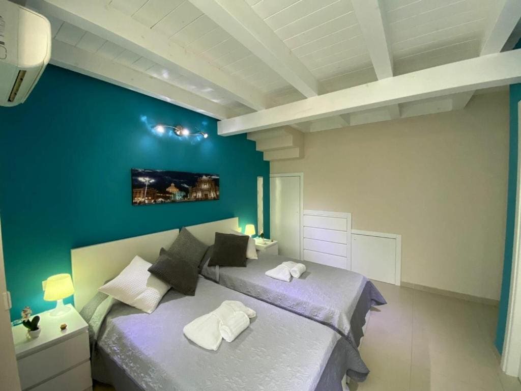 Deluxe Double or Twin Room with Balcony room - Image 3