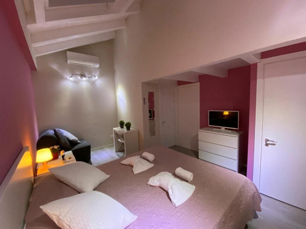 Triple Room with Private Bathroom room - Image 2