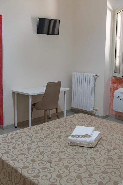 Budget Double or Twin Room room - Image 3