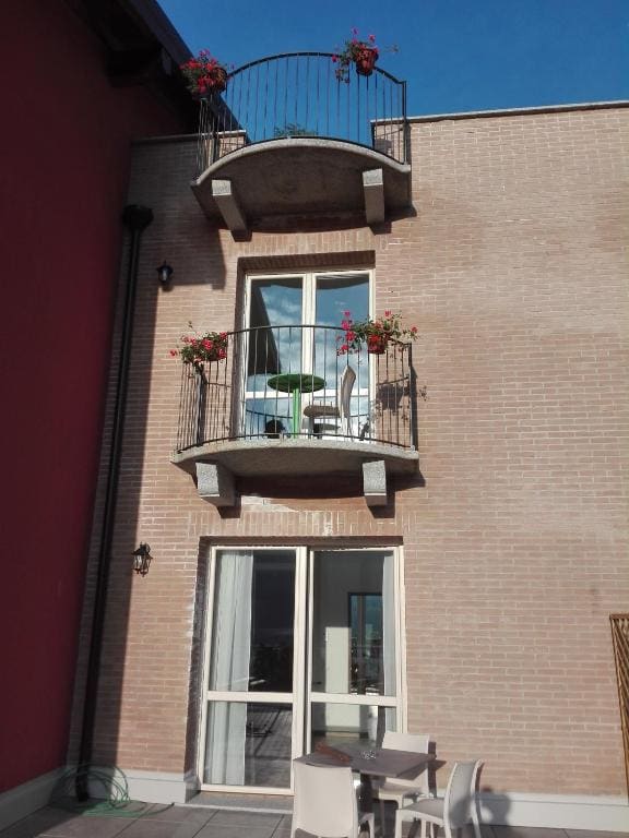 Double Room with Terrace and Lake View room - Image 3