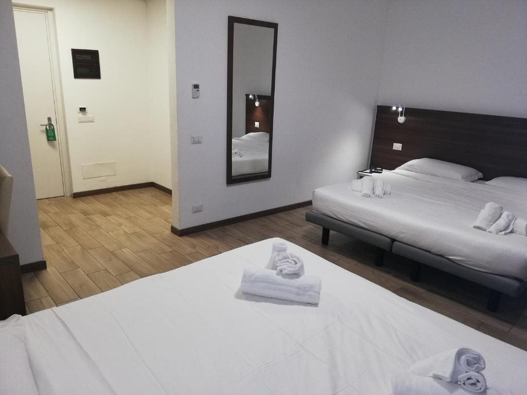 Quadruple Room with Terrace room - Image 3