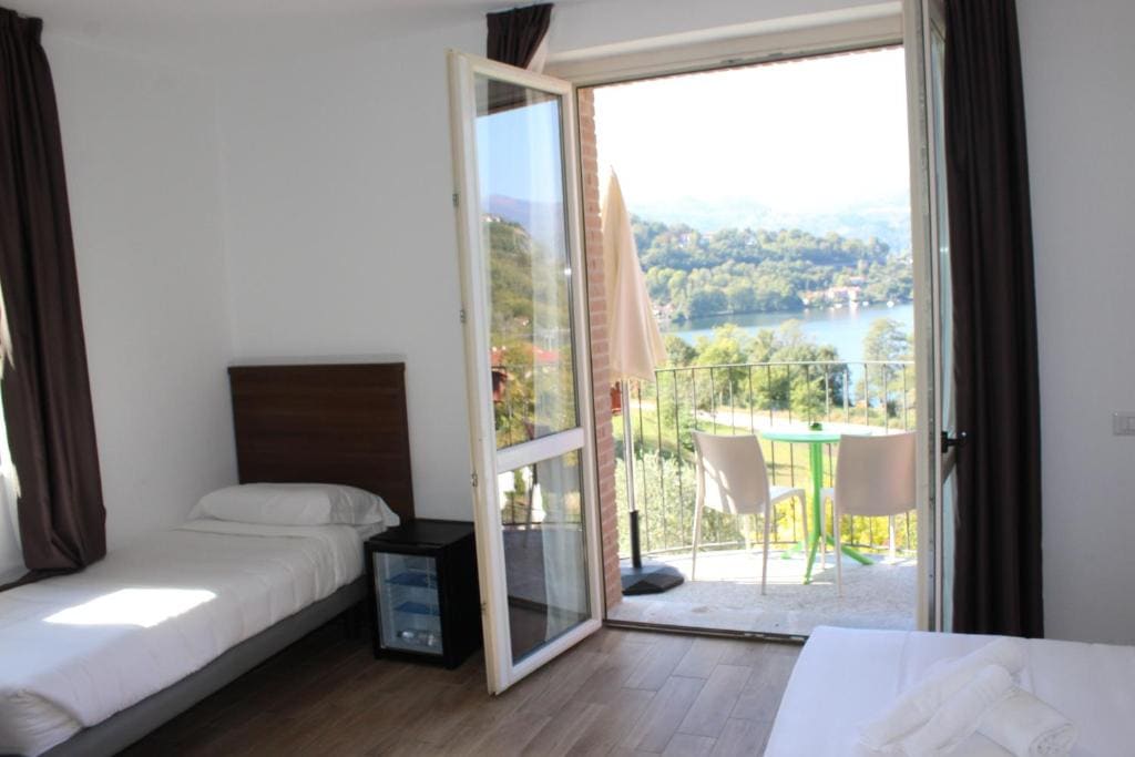 Triple Room with Balcony and Lake View room - Image 3