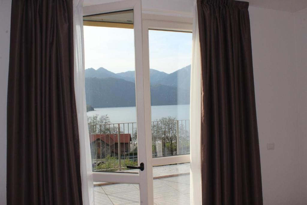 Triple Room with Terrace and Lake View room - Image 1