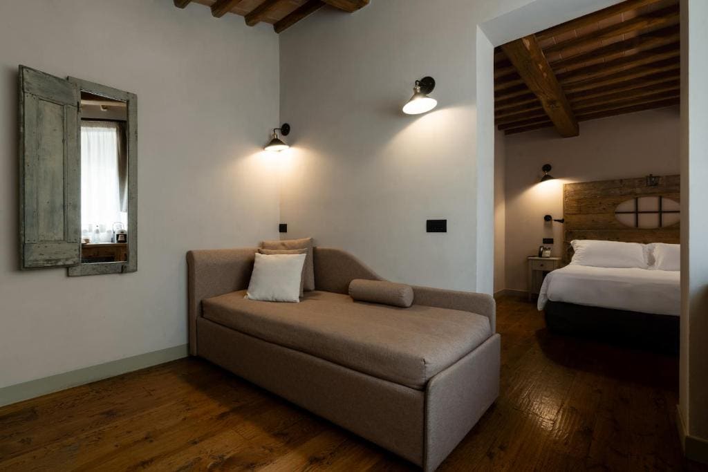 Superior Triple Room room - Image 3