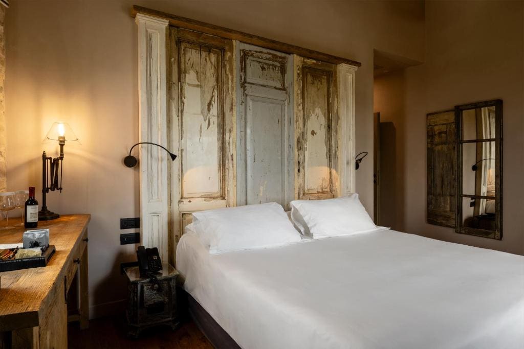 Deluxe Room room - Image 3