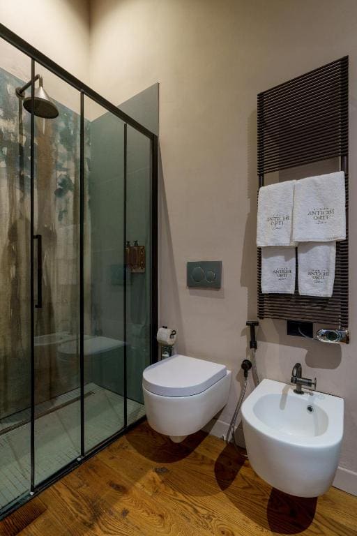 Standard King Room room - Image 2