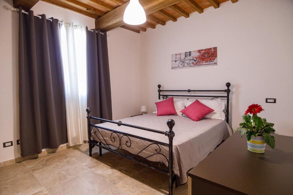 Three-Bedroom Vacation Home room - Image 2