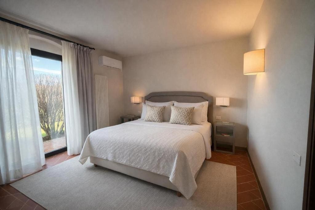 Room room - Image 2
