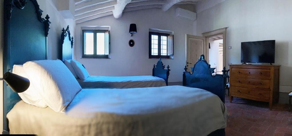 Superior Twin Room room - Image 1