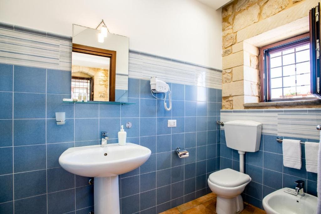 Standard Double or Twin Room room - Image 2
