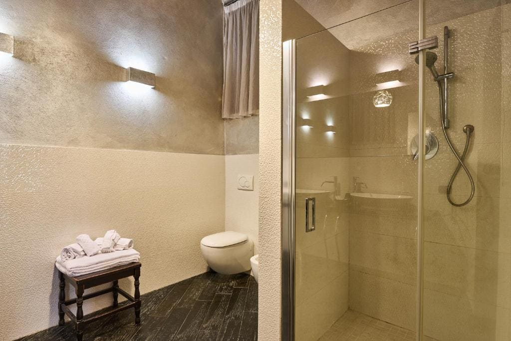 Deluxe Suite room - Image 3