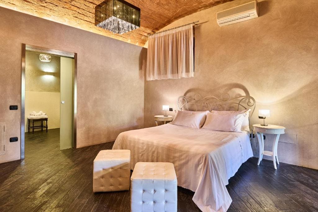 Deluxe Suite room - Image 1