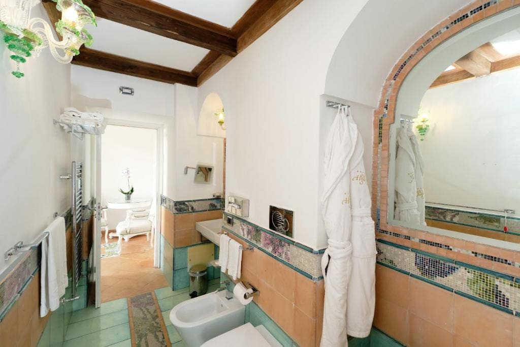 Suite with Private Pool room - Image 3