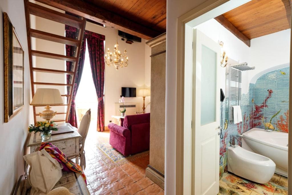 Superior King Suite room - Image 3