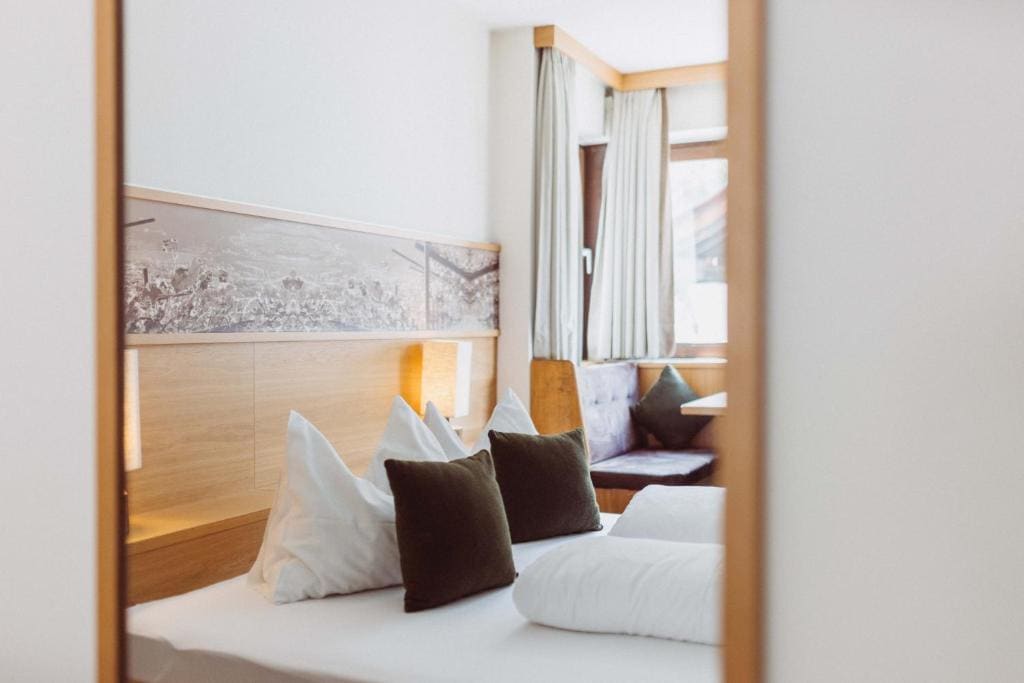 Comfort Double Room with Balcony room - Image 1