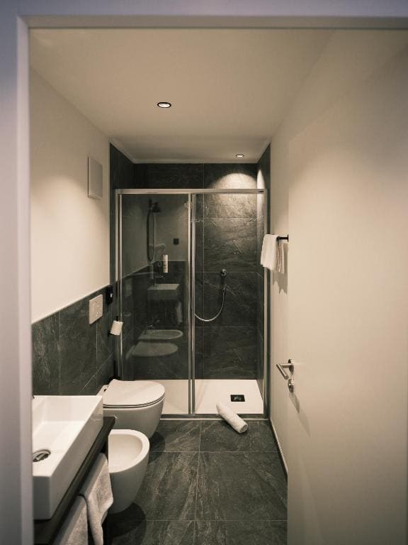 Superior Family Room room - Image 2