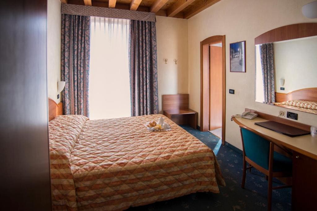 Superior Double Room room - Image 2