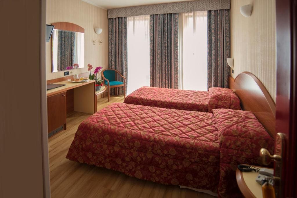 Standard Double Room room - Image 2