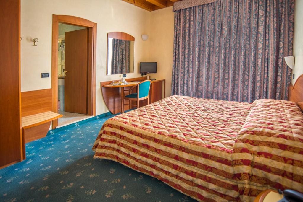 Superior Double Room room - Image 1