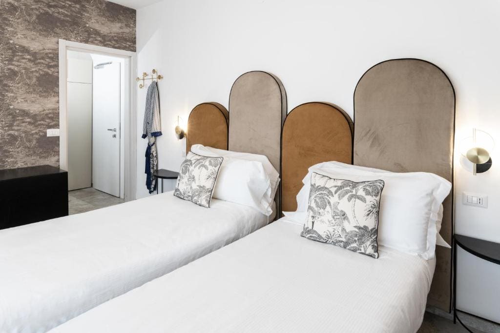 Triple Room with Balcony room - Image 1