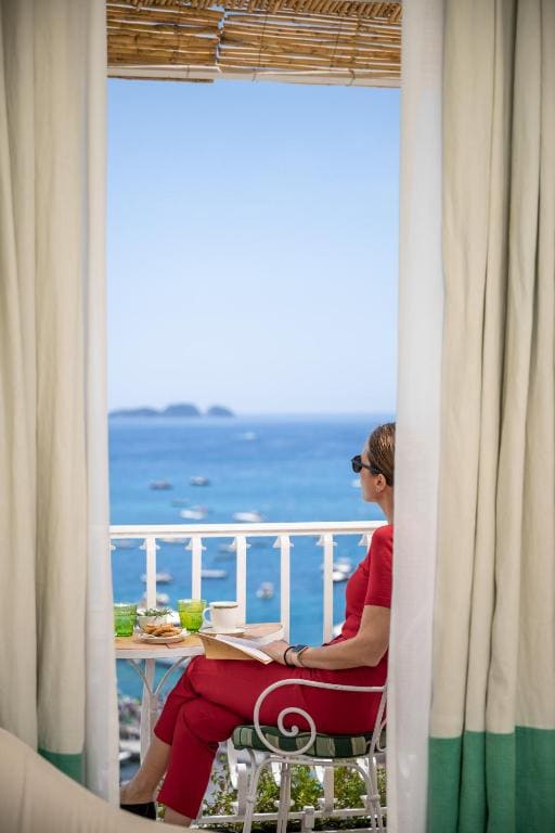 Double Room with Sea View room - Image 2