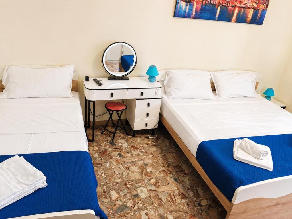 Triple Room with Private Bathroom room - Image 2