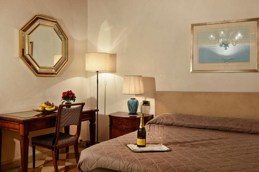 Deluxe King Room room - Image 2