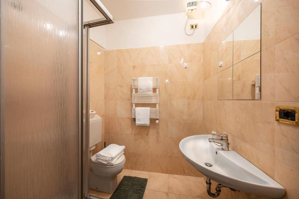 Deluxe Room room - Image 1
