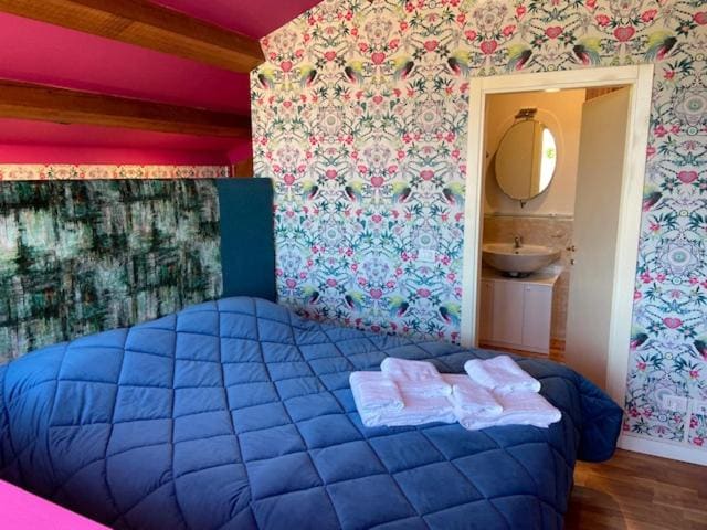 Apartment - Split Level room - Image 1