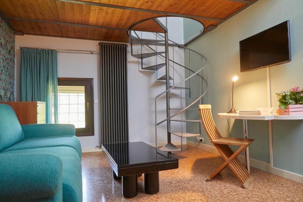 Superior Single Room room - Image 2