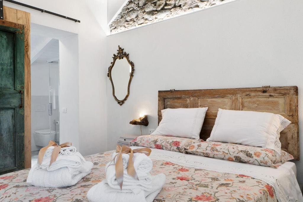 Double Room with Mountain View room - Image 2