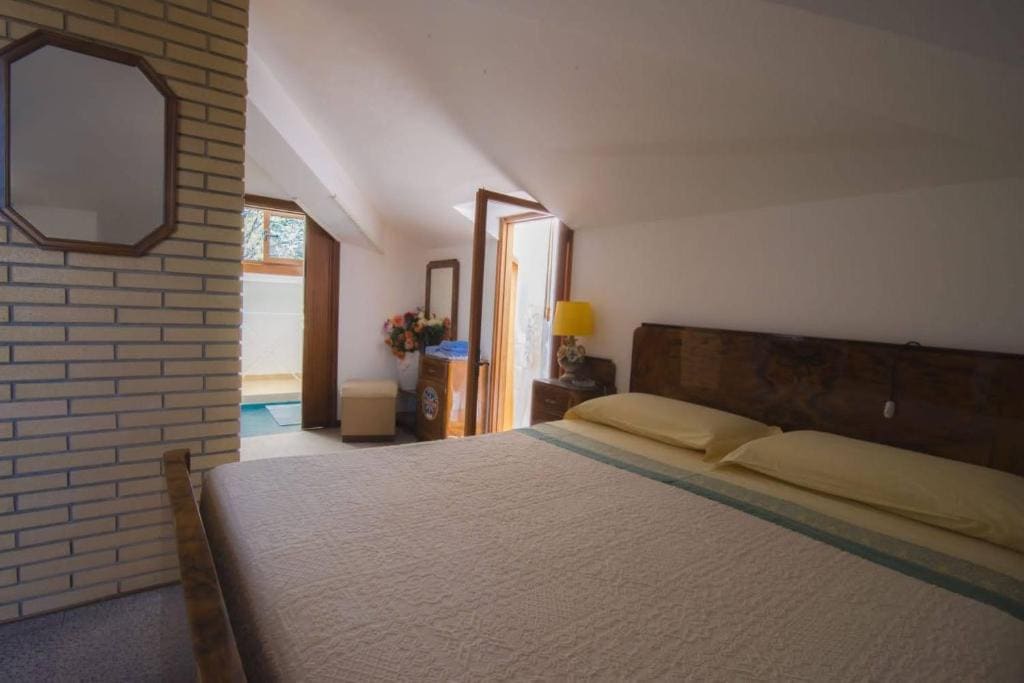 Deluxe Double Studio room - Image 3