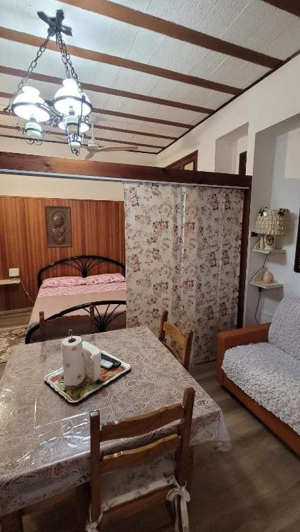 Quadruple Room with Private Bathroom room - Image 1