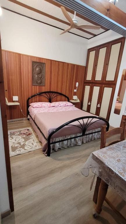 Quadruple Room with Private Bathroom room - Image 3