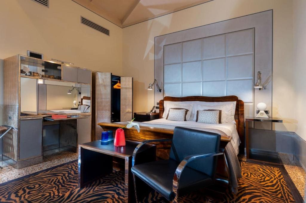 Deluxe Double Room room - Image 2