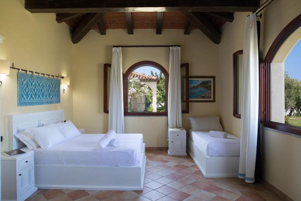 Superior Double or Twin Room room - Image 3
