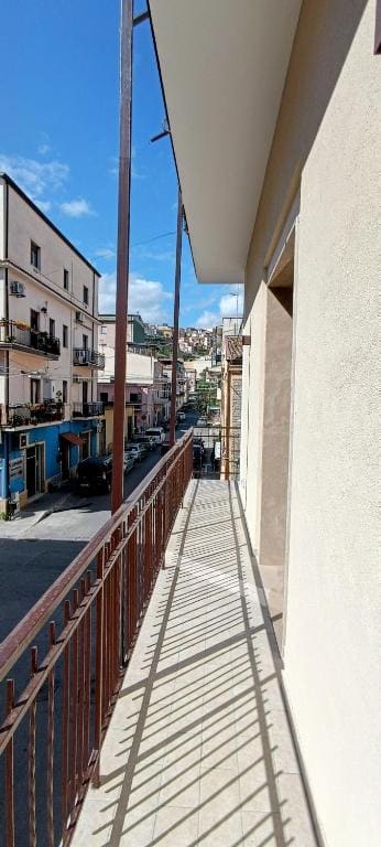 Deluxe Double Room with Balcony room - Image 3