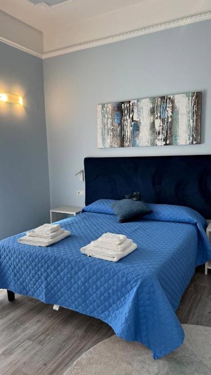 Deluxe Double Room with Balcony room - Image 2