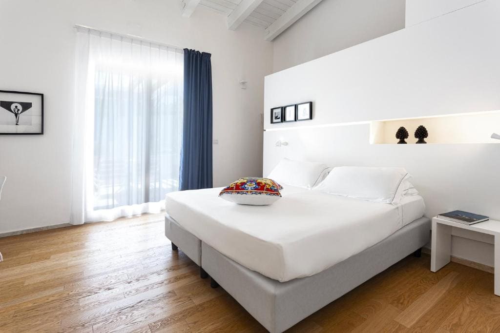 Junior Suite with Sea View room - Image 1