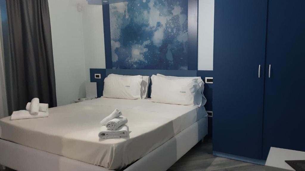 Budget Double Room room - Image 3